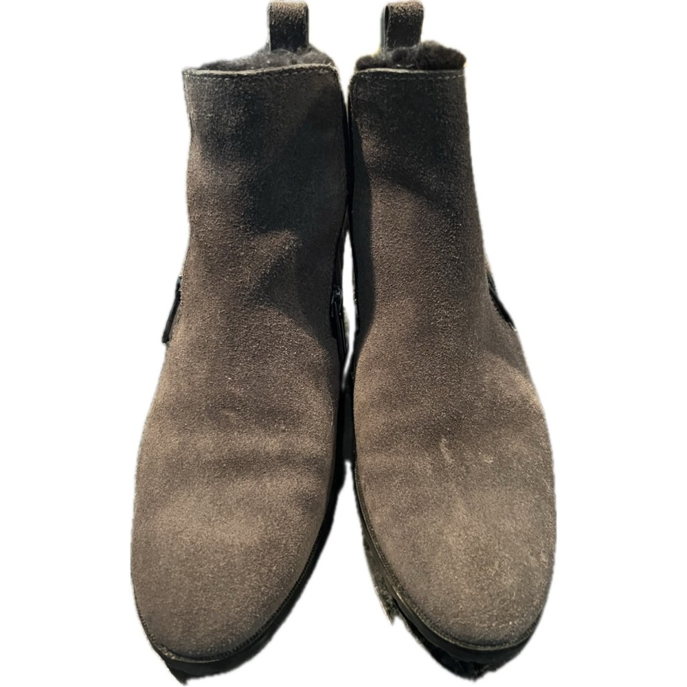 Cole Haan Women’s Oak waterproof shearling bootie, gray, size 9.